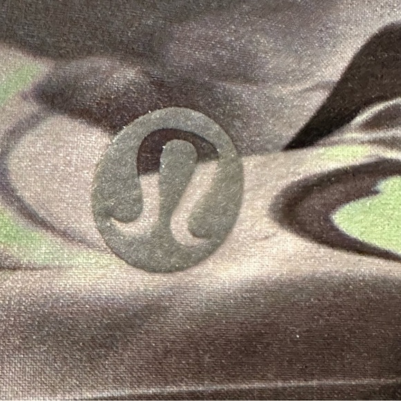 Lululemon Hotty Hot High-Rise Short Special Edition Paint Glide Warp Size 2 - Picture 9 of 13